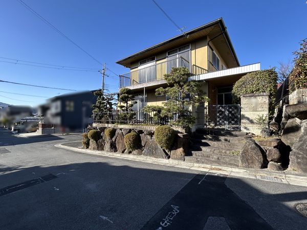 奈良市富雄北3丁目 前面道路含む外観 奈良市富雄北3丁目 前面道路含む外観