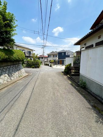 前面道路含む外観