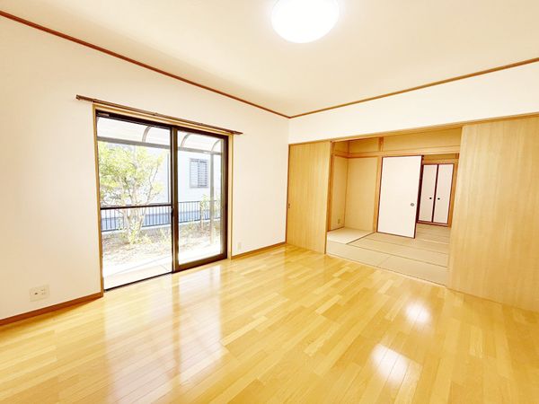 奈良市富雄 川西2丁目 リビング