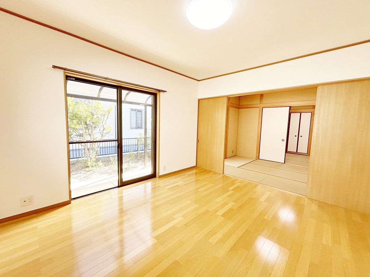 奈良市富雄 川西2丁目 リビング リビング