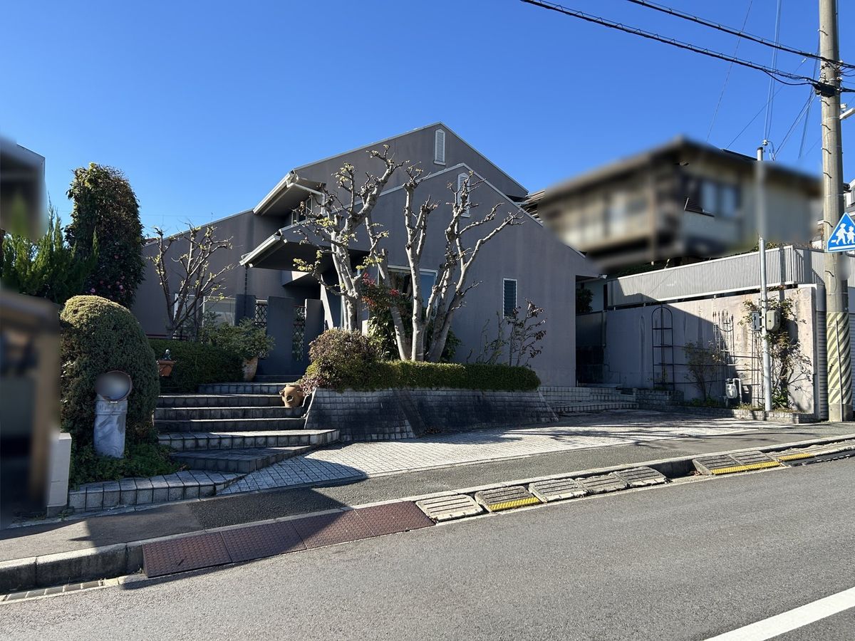 前面道路含む外観