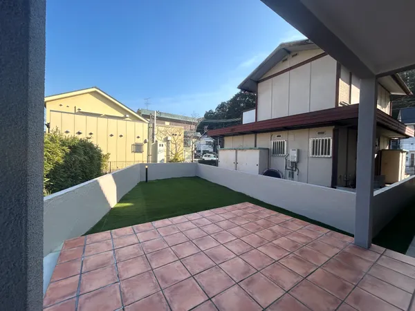 タイル貼りのテラス