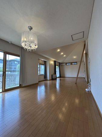 相楽郡精華町精華台1丁目 リビング