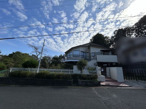 生駒市高山町 前面道路含む外観