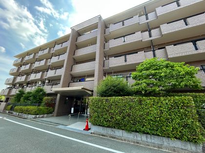 ローレルコート西大寺 外観