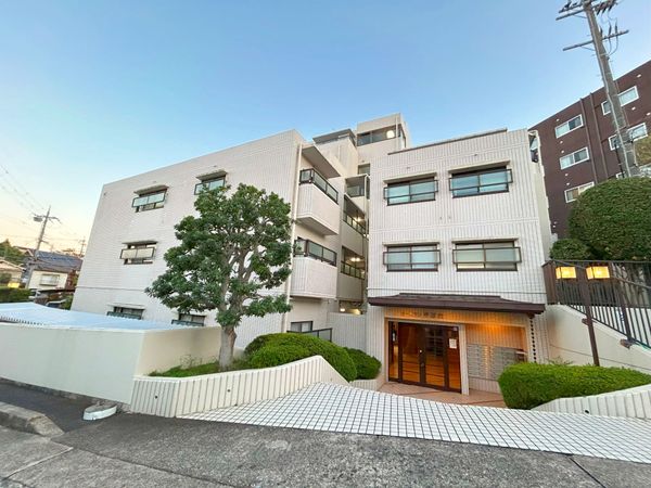 オーブラン学園前 外観 オーブラン学園前 外観