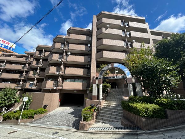 ネオハイツ東生駒 外観 ネオハイツ東生駒 外観