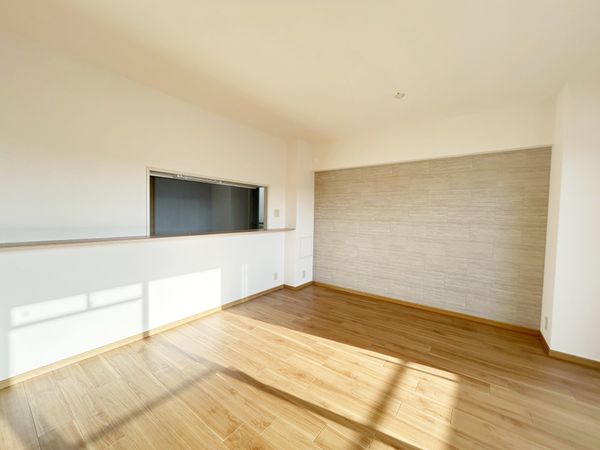 ローレルスクエア木津川台 1番館 リビング ローレルスクエア木津川台 1番館 リビング