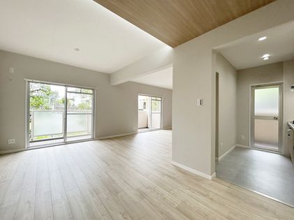 ライフヒルズ富雄 リビング