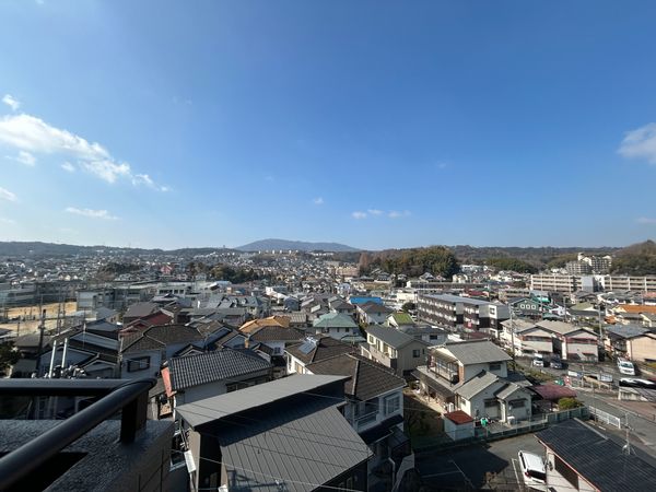 ロイヤルヒルズ富雄 J棟 眺望