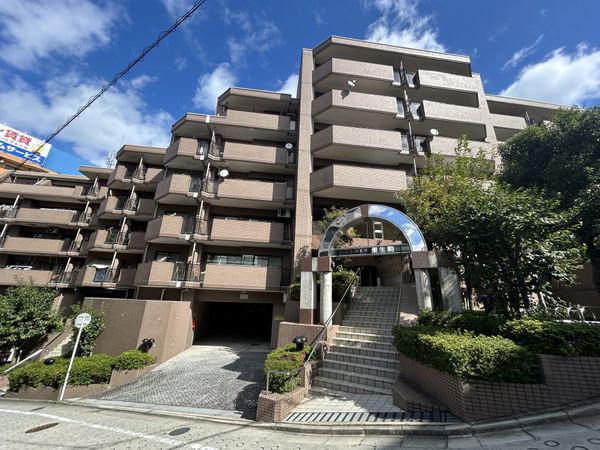 ネオハイツ東生駒 外観