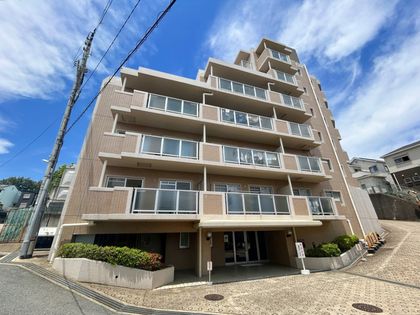 ライフヒルズ富雄 外観