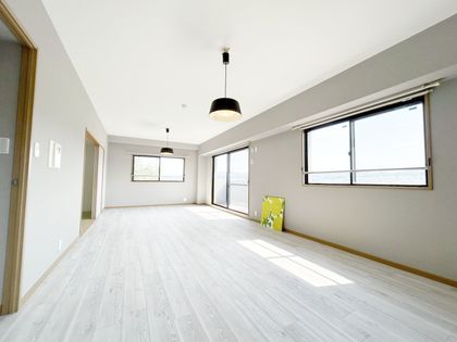 ロイヤルヒルズ富雄 リビング