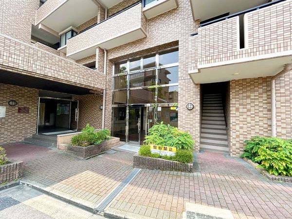 ヴェルナール学園前 B棟 エントランス