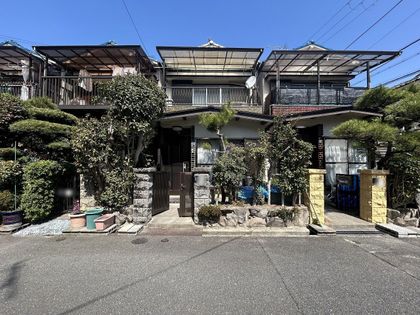 寝屋川市石津中町 前面道路含む外観