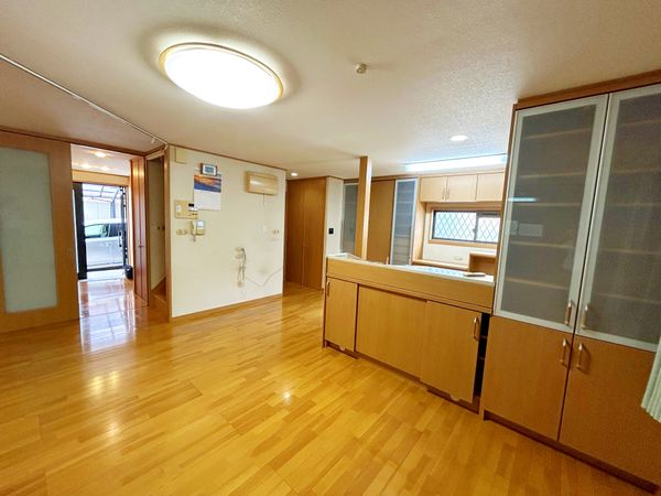 枚方市楠葉面取町2丁目 リビング