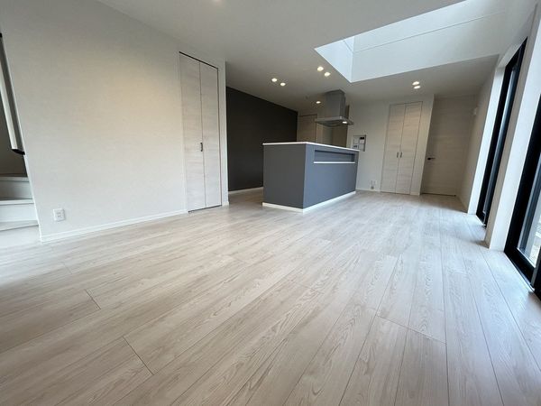 寝屋川市東香里園町 1号地 リビング