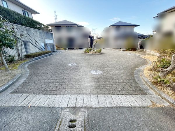 交野市星田西5丁目 戸建 前面道路含む外観 交野市星田西5丁目 戸建 前面道路含む外観