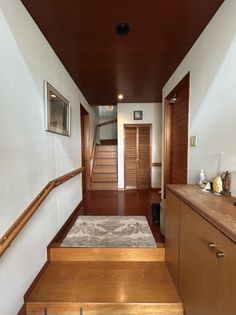 枚方市翠香園町 玄関