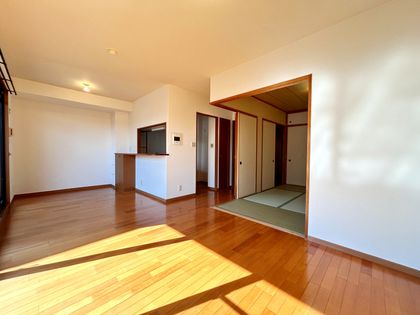 ネオハイツ枚方長尾 リビング