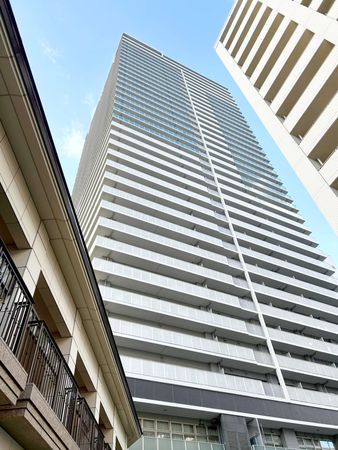 ロイヤルメドゥ香里園タワー 外観 ロイヤルメドゥ香里園タワー 外観