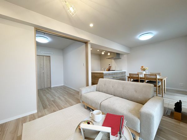 メゾン枚方岡山手 リビング