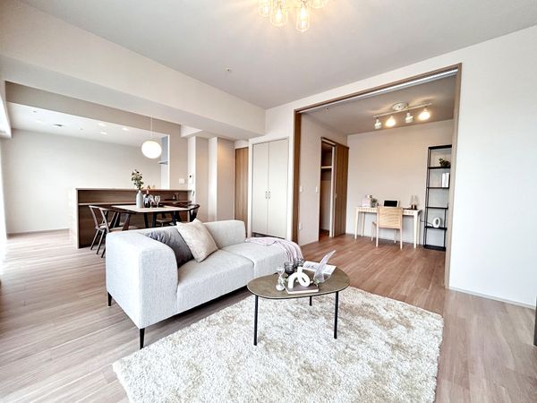 ロイヤルメドゥ香里園タワー リビング