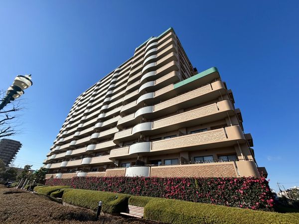 ロイヤルシャトーねやがわオークビル 外観