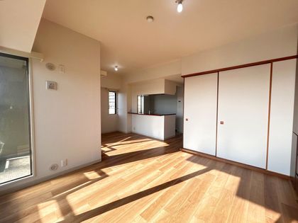 オークヒルズ香里四番館 リビング