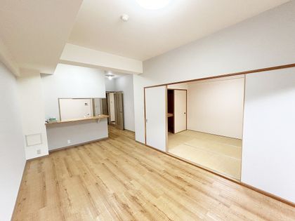 ロイヤルシャトーねやがわオークビル リビング