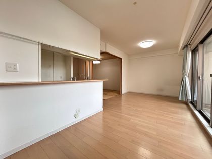 ヒルズシティ枚方公園 リビング