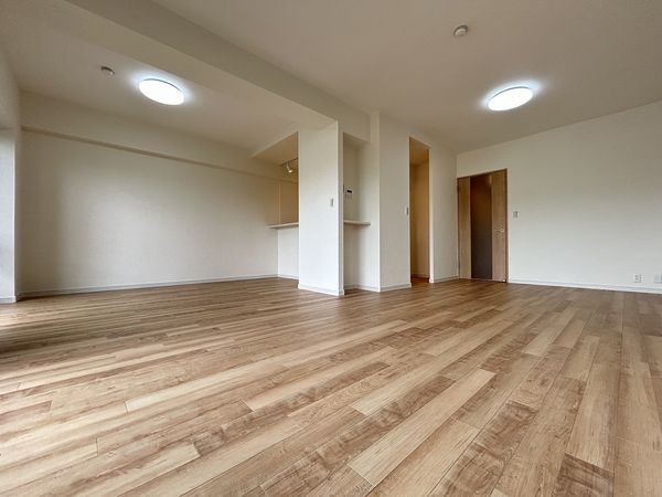 オークヒルズ香里六番館 リビング