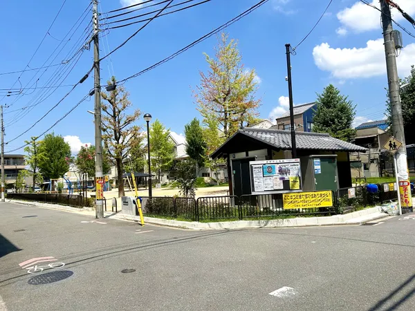現地から約60ｍの錦坊城公園