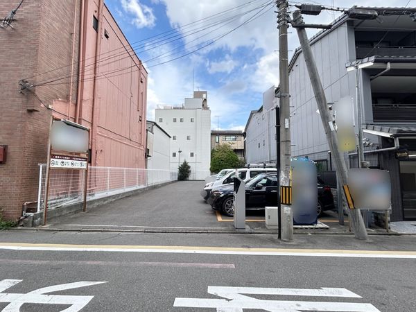 前面道路含む外観