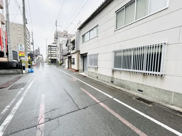 前面道路含む外観