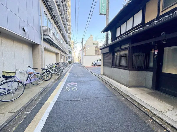 前面道路＋外観