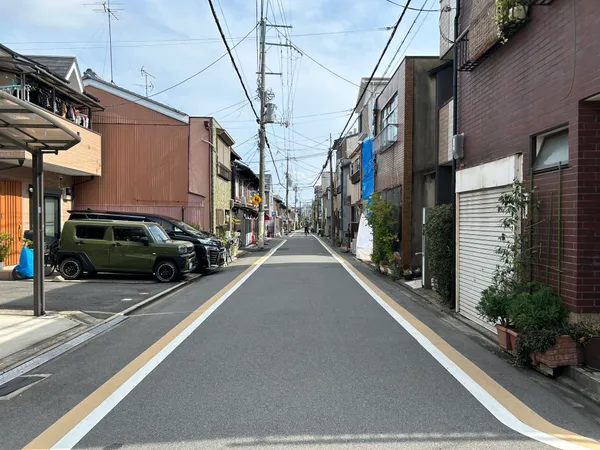 前面道路を含む外観