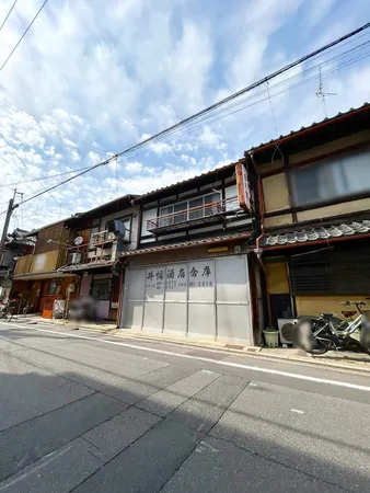 前面道路含む外観