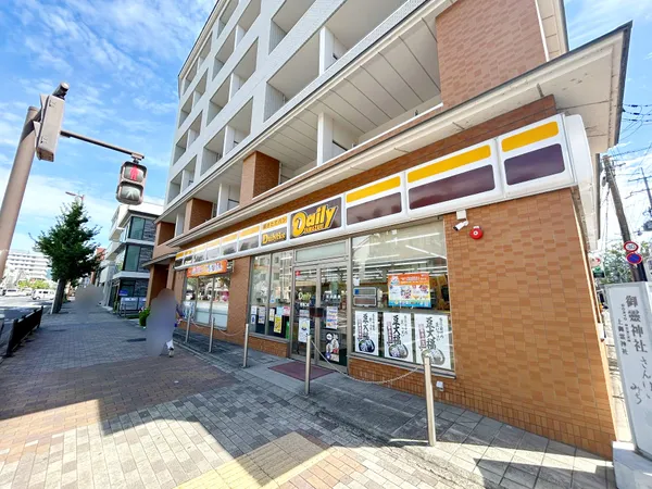 デイリーヤマザキ鞍馬口店まで約160ｍ