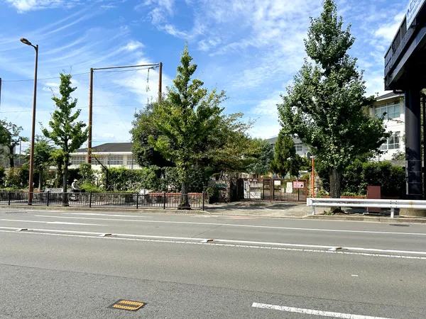 室町小学校まで約220ｍ