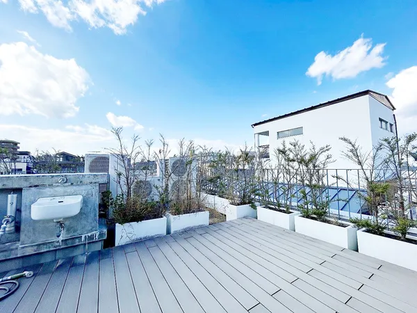 屋上テラス（西側）