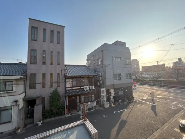 2階バルコニーから南西を臨む