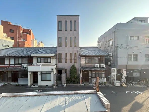 2階バルコニーから南を臨む