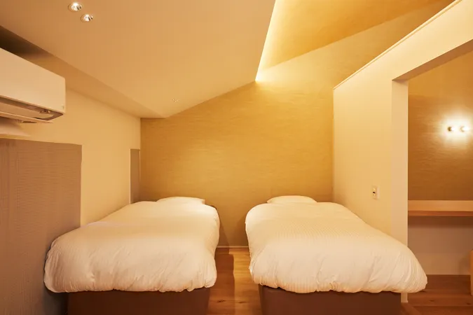 洋室(約7.5帖)※室内写真の家具・照明等の調度類は価格に含まれません。