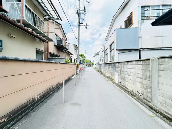 前面道路含む外観