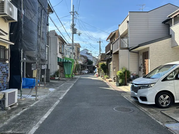 前面道路(西向き)