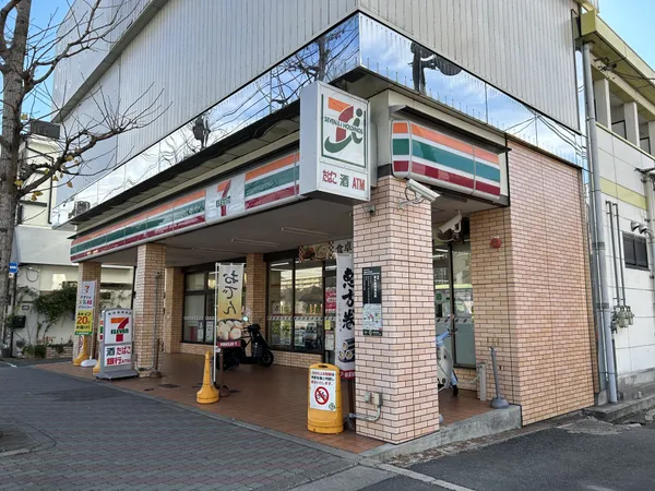 セブンイレブン京都大石橋店徒歩1分(約50ｍ)