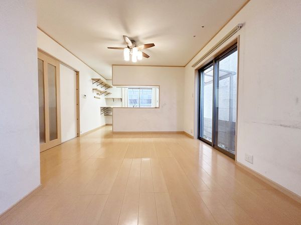 今熊野阿弥陀ケ峰町 リビング 今熊野阿弥陀ケ峰町 リビング