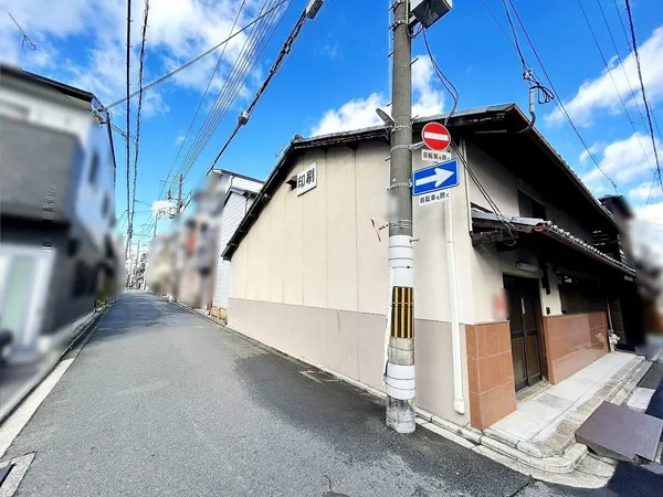 前面道路を含む外観