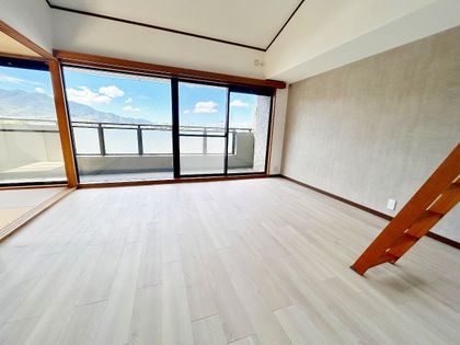 ブルーム山科大宅 リビング